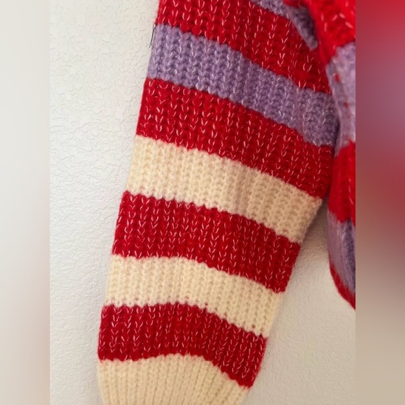 🖤 Sale 🖤 NWT Blank NYC Asymmetrical Stripe Good Mood Comfy Sweater - M - Picture 2 of 6